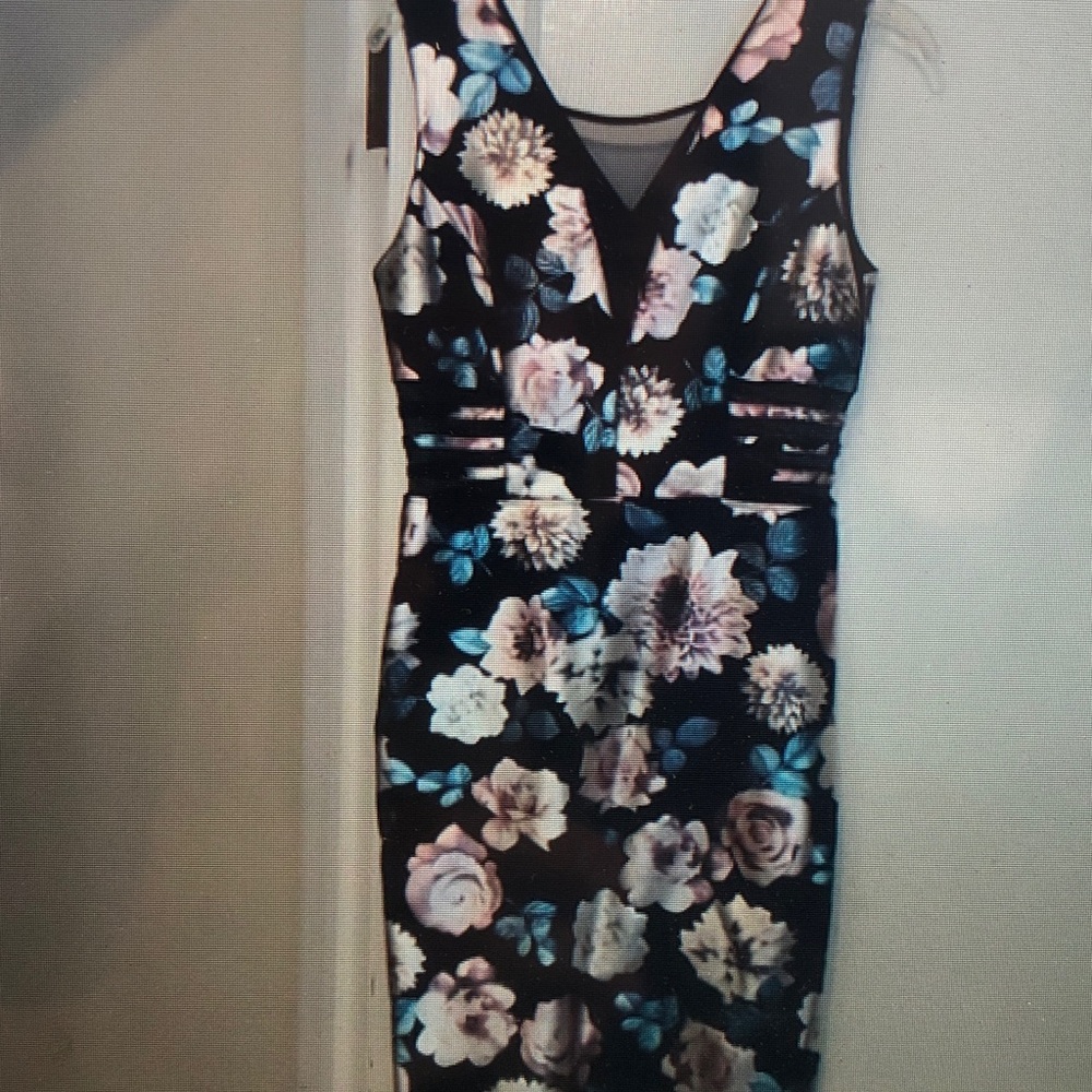Floral Sleeveless Wedding Dress